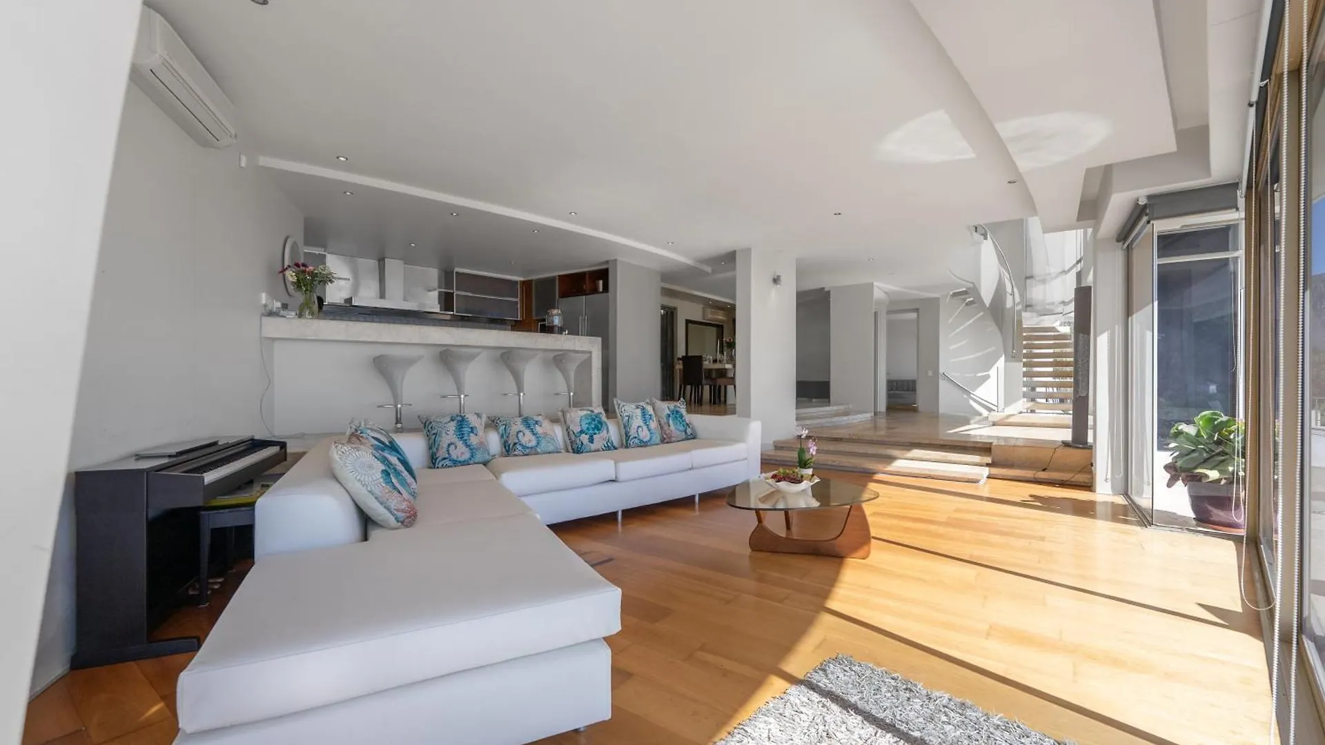 Sea Views, Secret Garden, 3 Bedroom Villa In Camps Bay Città del Capo