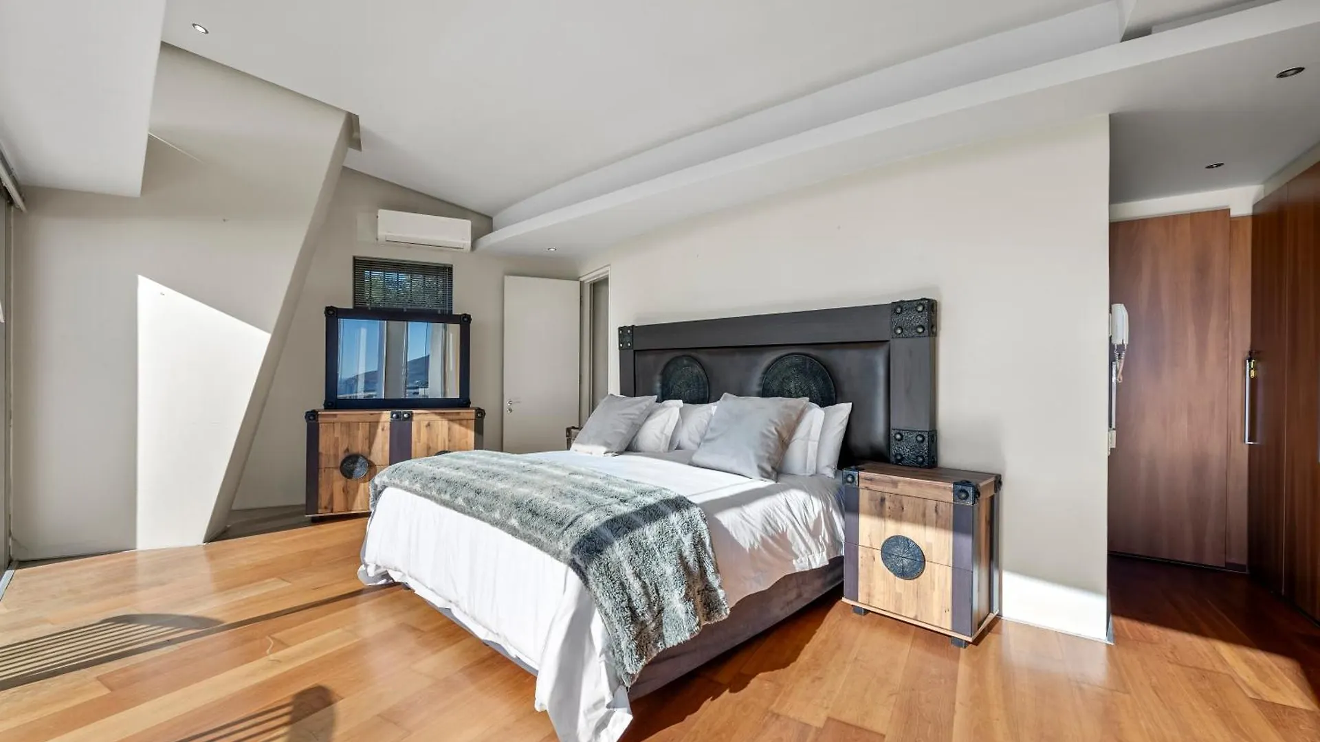 Sea Views, Secret Garden, 3 Bedroom Villa In Camps Bay Città del Capo 0*,  Sudafrica